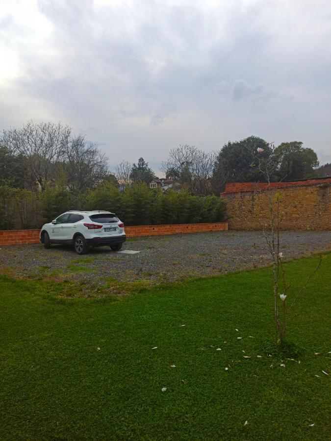 La Venta De Miyares - Casa De Indianos Hotel Pilona Luaran gambar